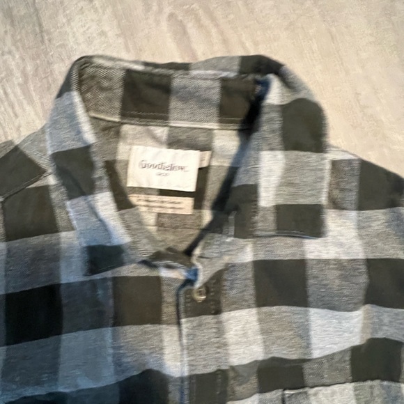 Goodfellow & Co button up - Picture 2 of 3